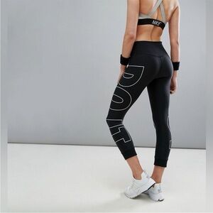 Nike Power Women’s Just Do It. Spell Out Cropped Capri Leggings | Black | XS